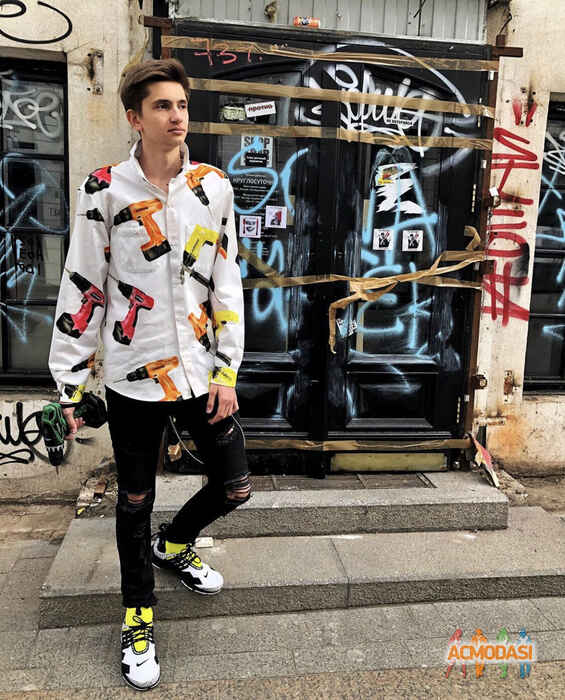 Артём   фото №1492360. Загружено 28 Июля 2019