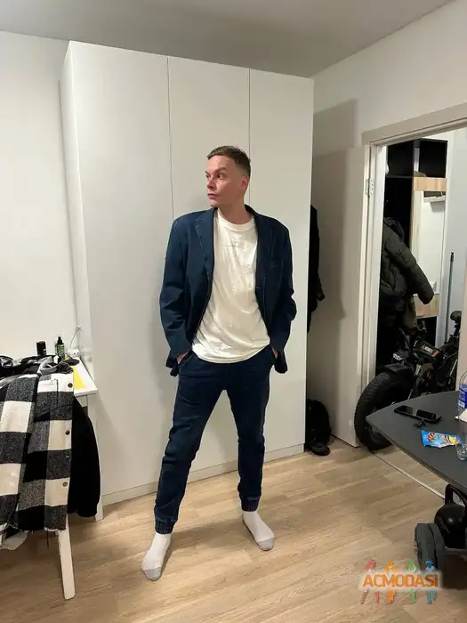 Макс   фото №1947823. Загружено 20 Февраля 2026