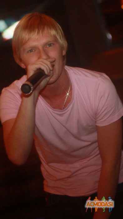 Роман   фото №703621. Загружено 05 Августа 2014