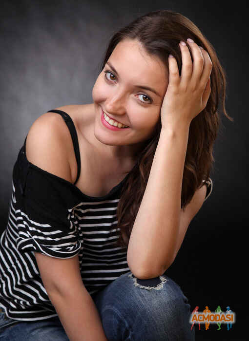 Юлия Игоревна Тюменцева фото №439595. Загружено 02 Июля 2013