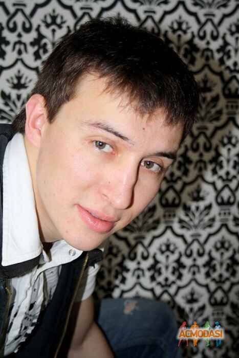 Виктор Викторович Ахадов фото №189037. Загружено 23 Апреля 2012