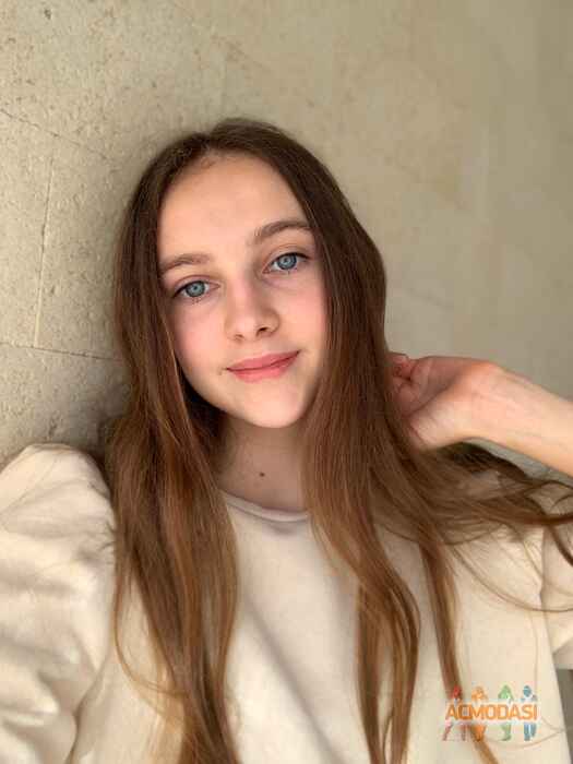 Злата  Теплова фото №1705670. Загружено 09 Мая 2021