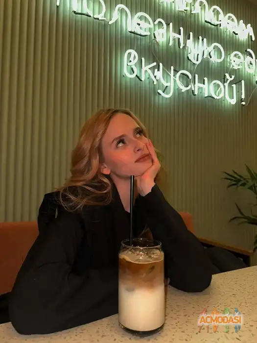 Яна  Сацура фото №1939302. Загружено 22 Октября 2025