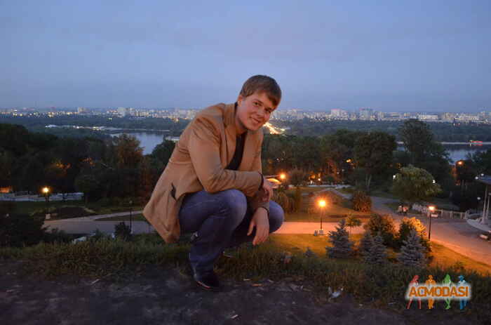 Максим   фото №652975. Загружено 15 Мая 2014