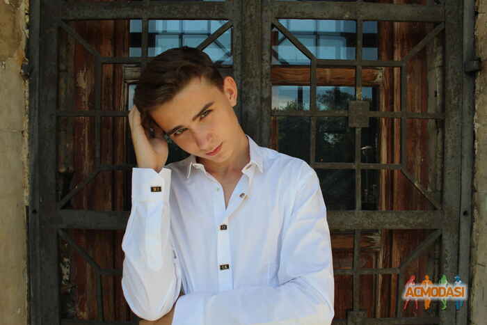 Артём   фото №1094768. Загружено 09 Октября 2016