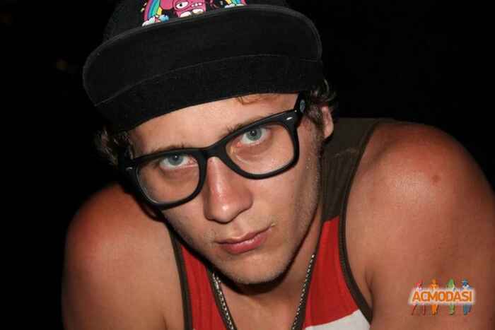 Юрий  Николаевич фото №193047. Загружено 03 Мая 2012