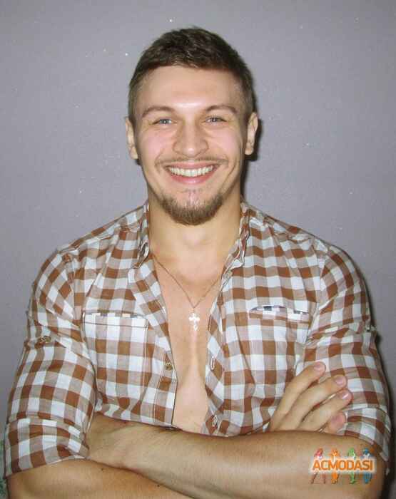 Роман Анатолійович Лесенко фото №485074. Загружено 05 Сентября 2013