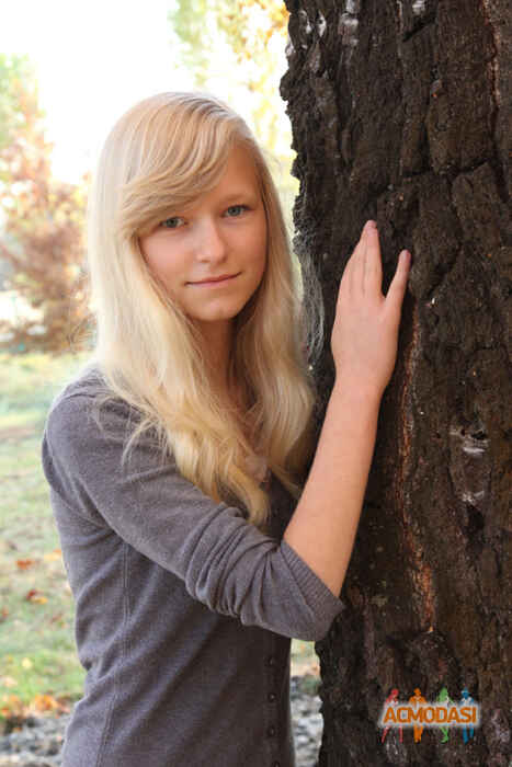 Арина Олеговна Сухартова фото №184640. Загружено 15 Апреля 2012