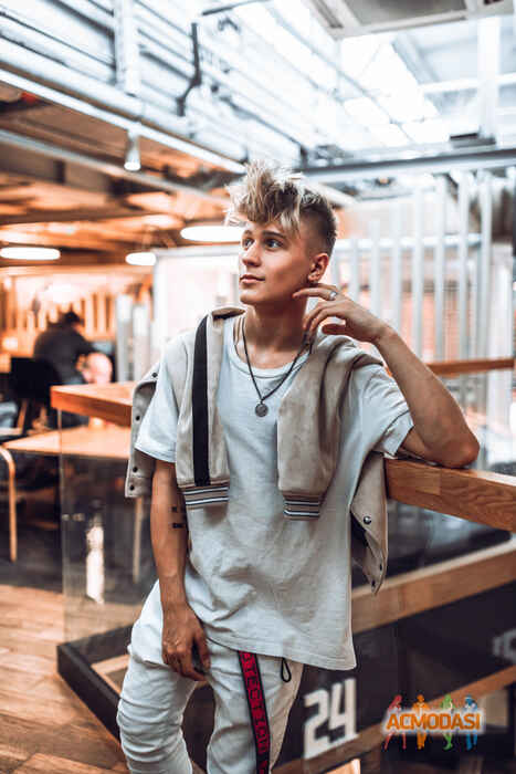 Slev  Taylor фото №1483089. Загружено 08 Июля 2019