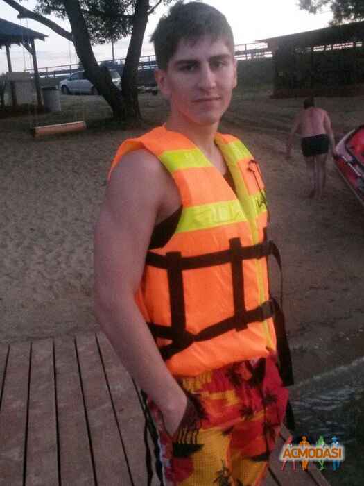 Антон   фото №810713. Загружено 29 Января 2015