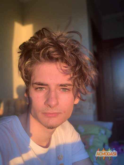 Гирихан  Льянов фото №1619811. Загружено 16 Июля 2020