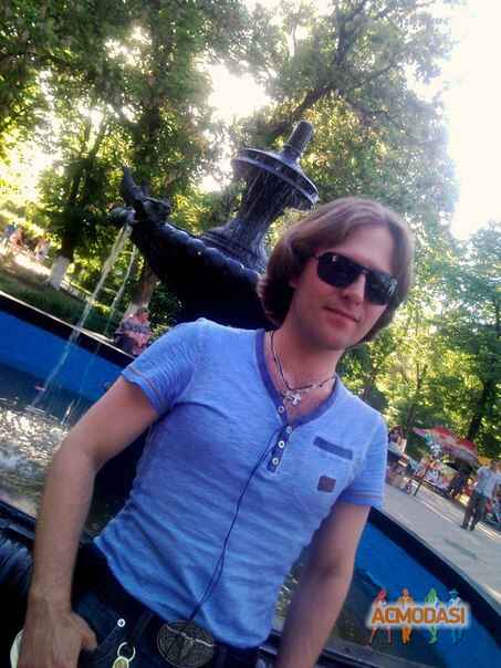 Роман Сергеевич Исаченко фото №425903. Загружено 09 Июня 2013