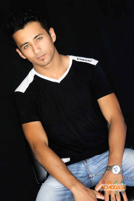 Бабур Бахтиярович Джураев фото №305108. Загружено 06 Декабря 2012