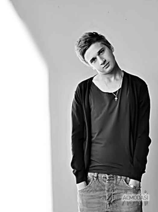 Витя  Добров фото №227465. Загружено 23 Июля 2012