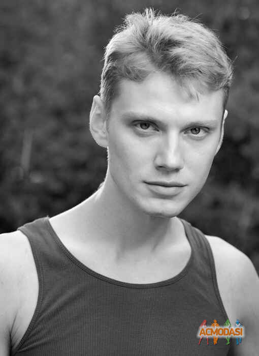 Макс  Тихонов фото №70090. Загружено 12 Сентября 2011