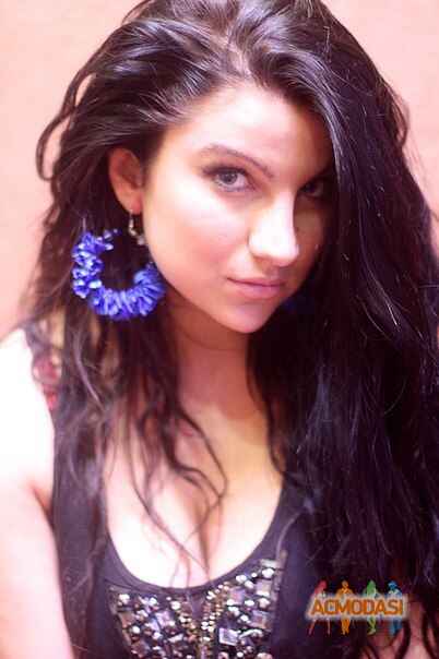 Фрау  Трамвайчик фото №577068. Загружено 21 Января 2014