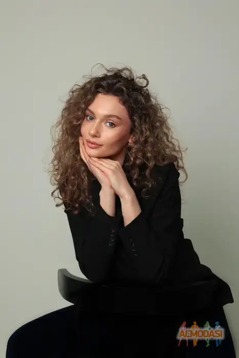 Elena   фото №1940745. Загружено 06 Ноября 2025