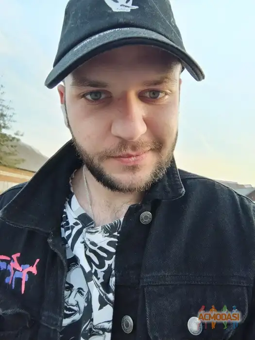 Артём   фото №1943872. Загружено 18 Декабря 2025