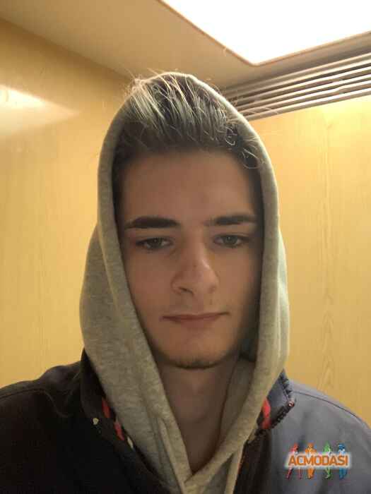 Гирихан  Льянов фото №1619810. Загружено 16 Июля 2020