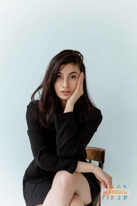 Zara  Arshakian фото №1720939. Загружено 04 Июля 2021