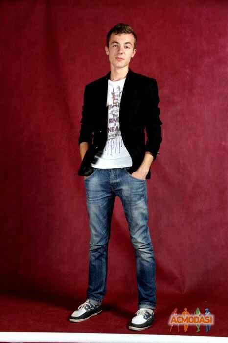 Максим  Петрович фото №940221. Загружено 17 Октября 2015