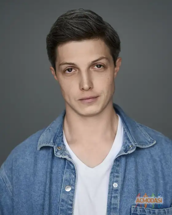 Роман Маратович Максимов фото №1945225. Загружено 12 Января 2026