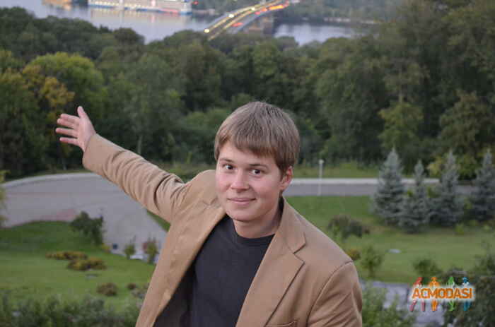 Максим   фото №652977. Загружено 15 Мая 2014