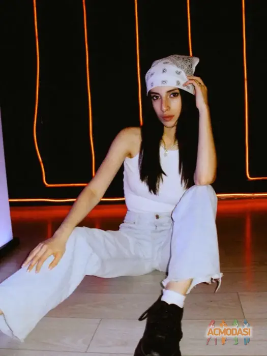 Элена  Саакян фото №1933166. Загружено 02 Августа 2025