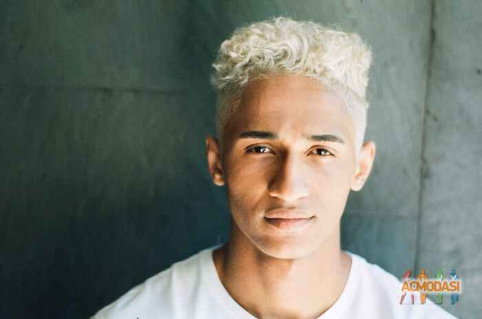 Виктор Даниель Сисей фото №1494456. Загружено 01 Августа 2019