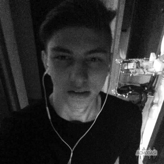 Руслан  Васильевич фото №876249. Загружено 20 Июня 2015