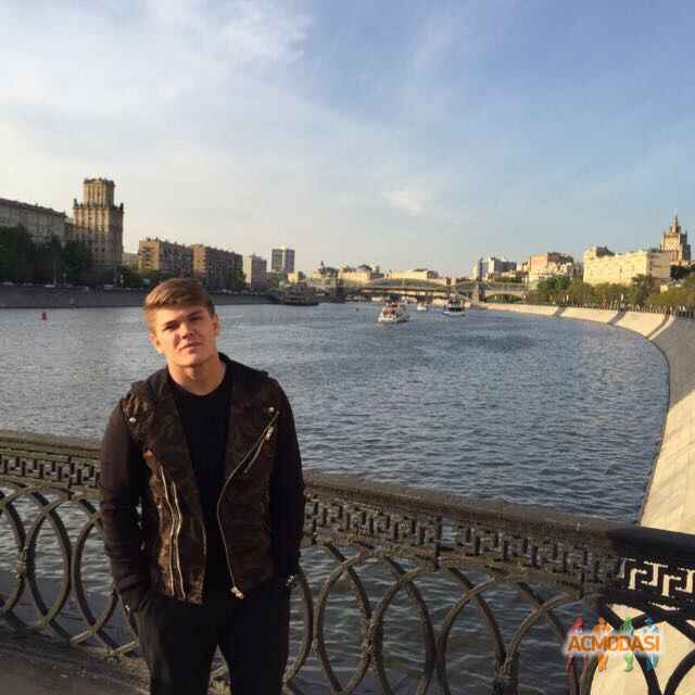 Артем Олегович Захаров фото №903668. Загружено 11 Августа 2015