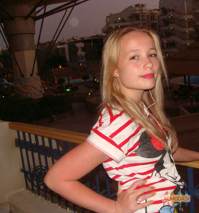 Лиана Олеговна Попова фото №238975. Загружено 15 Августа 2012