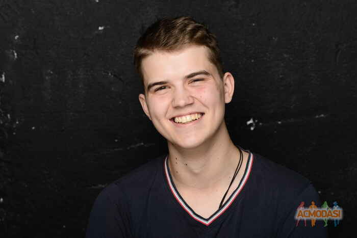 Артём   фото №1656666. Загружено 14 Ноября 2020