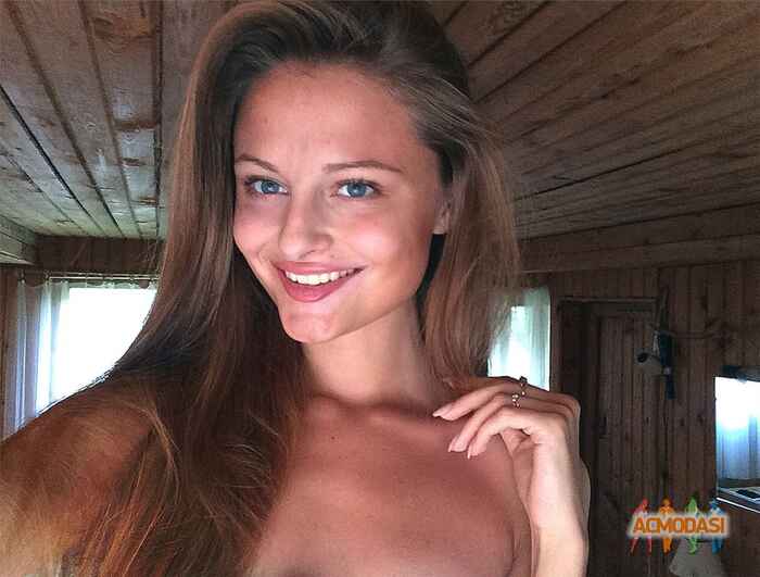 Алина Владиславовна Степанова фото №1173310. Загружено 26 Апреля 2017