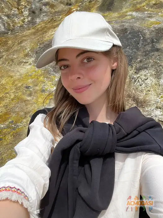 Karina   фото №1939670. Загружено 27 Октября 2025