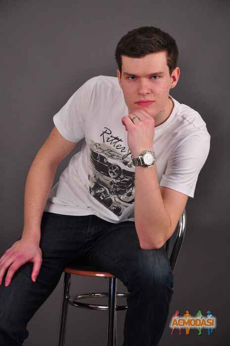 Владислав Олегович Котин фото №651901. Загружено 13 Мая 2014