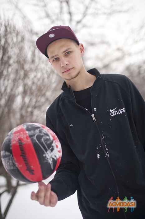 Кирилл Двитриевич Купреенко фото №627544. Загружено 02 Апреля 2014