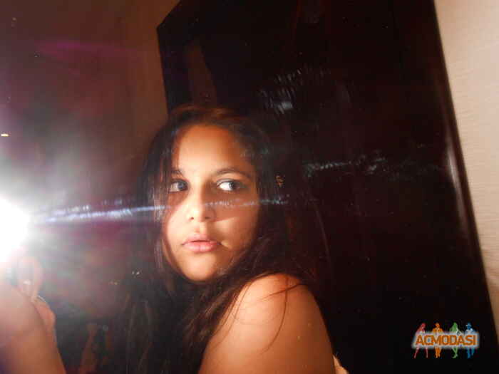 Грейси  Кхатри фото №755674. Загружено 18 Октября 2014