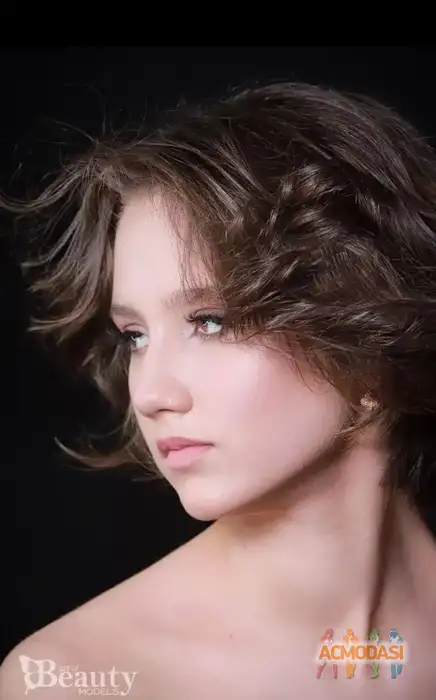 Полина  Ларина фото №1944522. Загружено 02 Января 2026