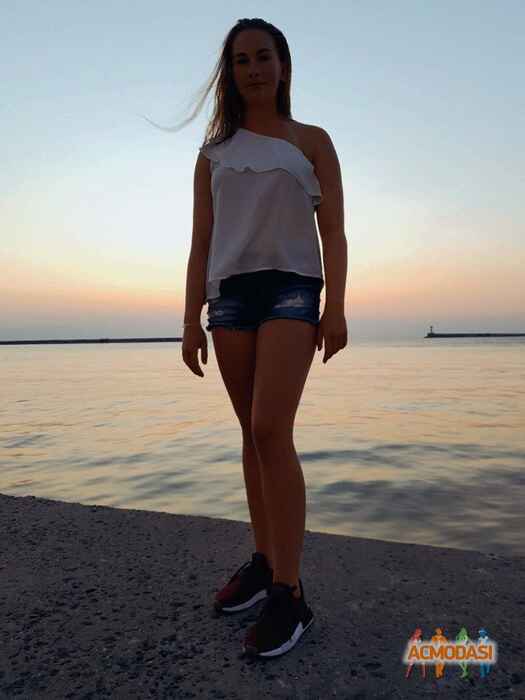 Полина Владиславовна Чернова фото №1276076. Загружено 21 Января 2018