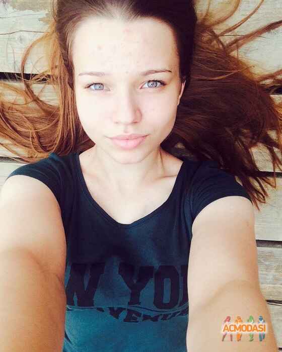 Алина Михайловна Динтю фото №929796. Загружено 01 Октября 2015