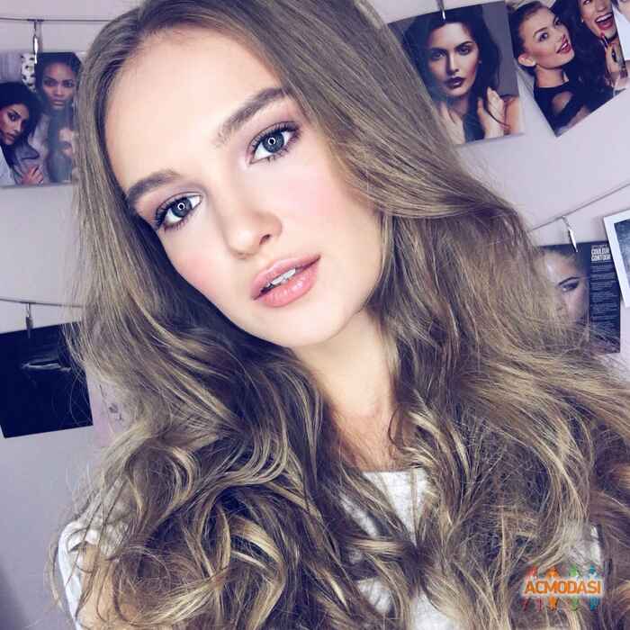 Ангелина Юрьевна Тиханкина фото №1174176. Загружено 28 Апреля 2017