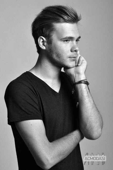 Руслан Валерьевич Сабельников фото №871060. Загружено 08 Июня 2015