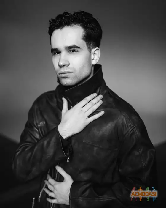 Максим  Богатырев фото №1940922. Загружено 08 Ноября 2025