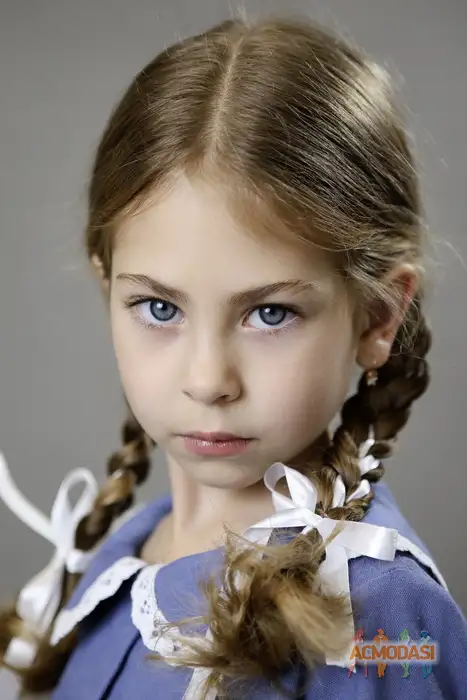 Саакян  Ева фото №1939325. Загружено 22 Октября 2025