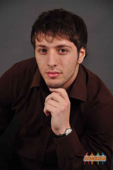 Эльчин Русланович Азизов фото №675893. Загружено 22 Июня 2014