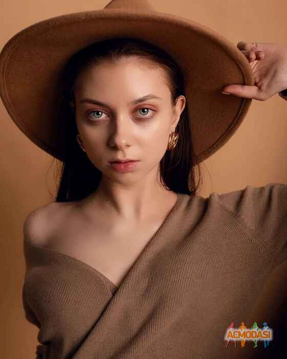 Яна Дмитриевна Черникова фото №1578844. Загружено 03 Марта 2020