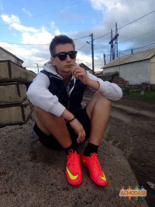 Эдуард Русланович Мзикян фото №841587. Загружено 30 Марта 2015