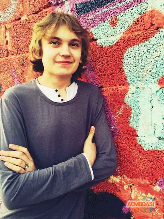 Виктор Юрьевич Игнатов фото №843287. Загружено 02 Апреля 2015