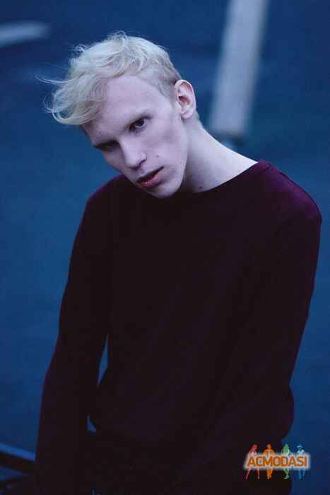 Никита  Владимирович фото №933900. Загружено 10 Октября 2015